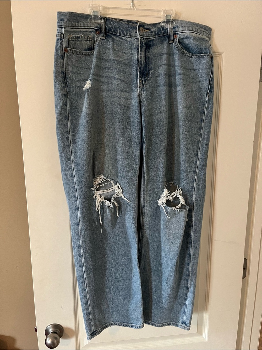 Old Navy Mid Rise Loose Distressed Women’s Straight-Leg Jeans Size 10